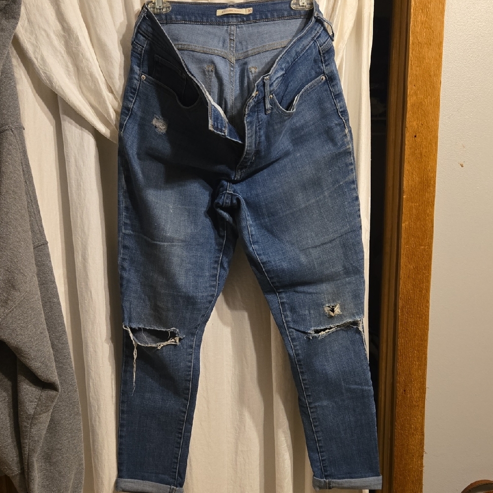 Levi's Distressed Ankle Jeans in Deep Blue